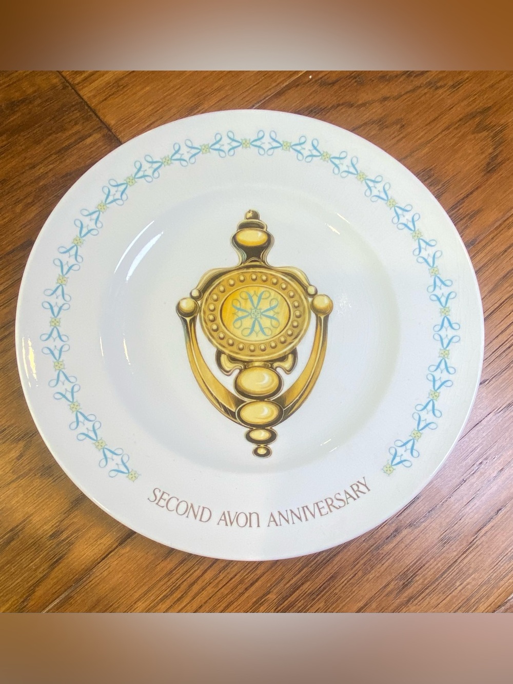 Avon Second Anniversary Decorative White and Gold‎ Plate